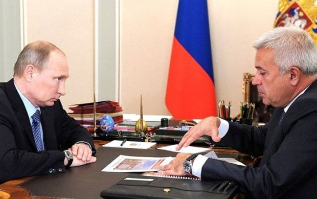 putin-vahid-elekberovla-gorusdu