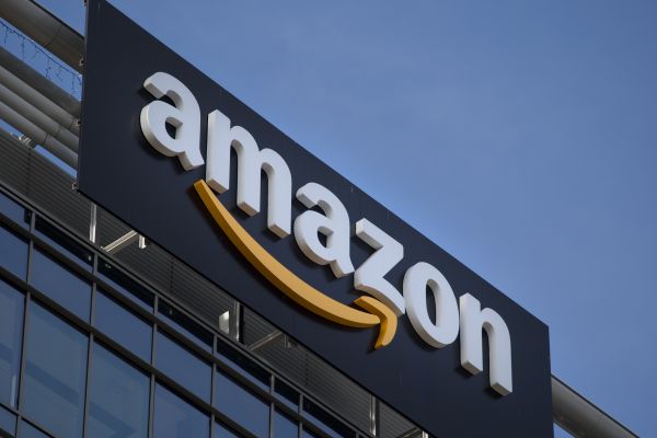 amazon-un-xalis-geliri-i-rubde-iki-defeden-cox-artib