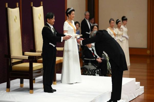 yaponiyanin-yeni-imperatoru-ilk-muracietle-cixis-etdi