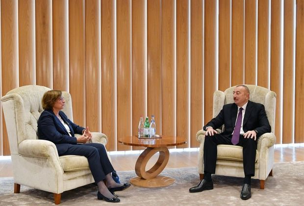 prezident-qebullar-kecirdi-foto