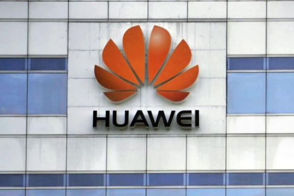 microsoft-huawei-ye-windows-yenilenmelerini-daha-teqdim-etmeyecek