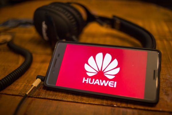 huawei-e-daha-bir-engel
