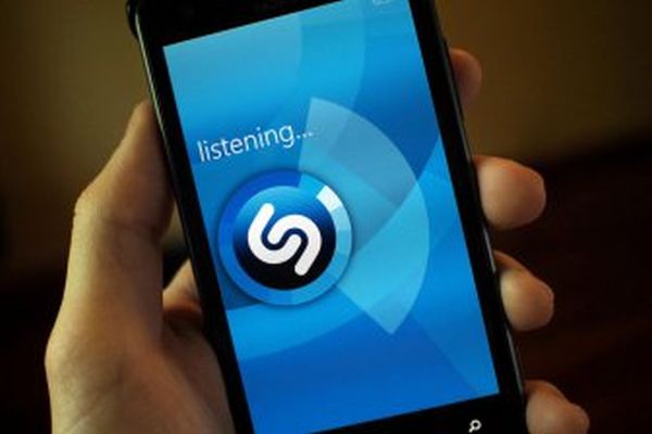 android-ucun-olan-shazam-qulaqciqlardaki-musiqini-mueyyen-etmeyi-oyrenib