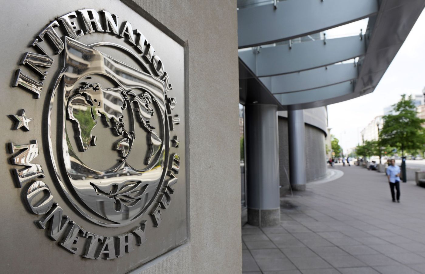 imf-azerbaycan-iqtisadiyyati-tedricen-berpa-olunur