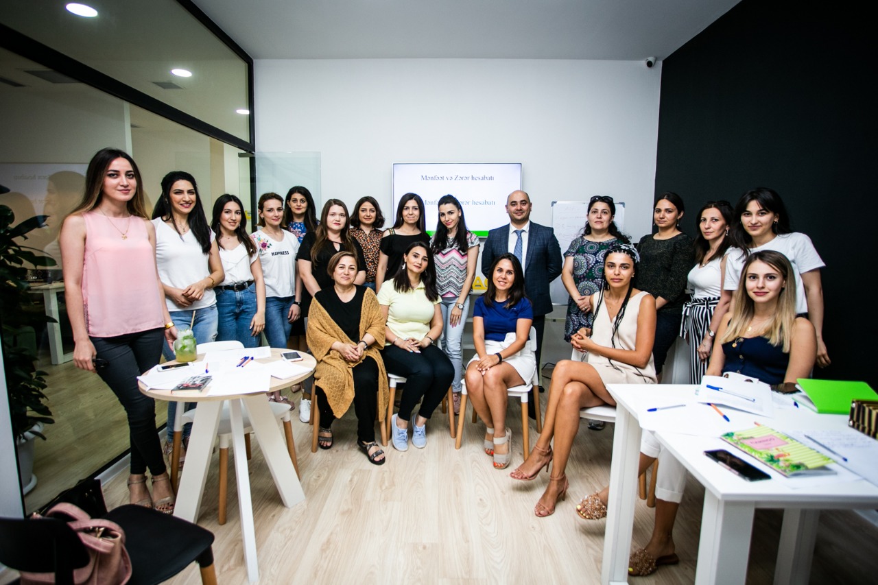 afb-bank-wowoman-azerbaijan-uzvleri-ucun-telim-teskil-edib
