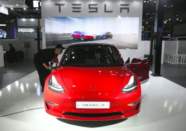 cnbc-tesla-sinaqlara-mehel-qoymur