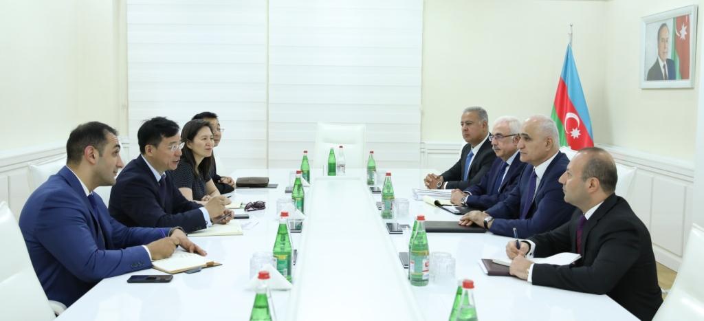 cinin-meshur-sirketi-azerbaycan-bazarina-gelir