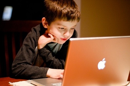 azerbaycanli-usaqlar-internetde-daha-cox-ne-ile-maraqlanirlar-arasdirma