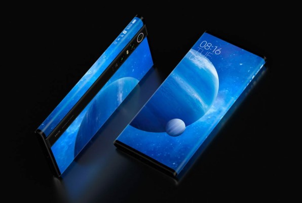 xiaomi-dan-korpus-etrafinda-firlanan-smartfon-video
