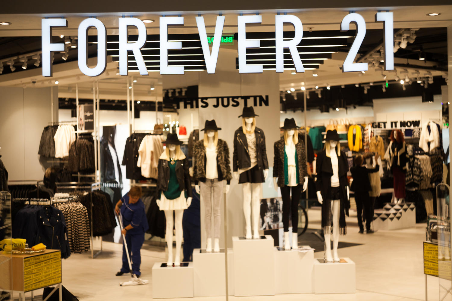 forever-21-perakende-satis-sebekesi-iflas-olub