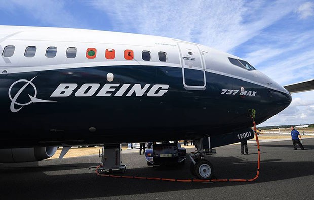 american-airlines-boeing-den-tezminat-isteyir