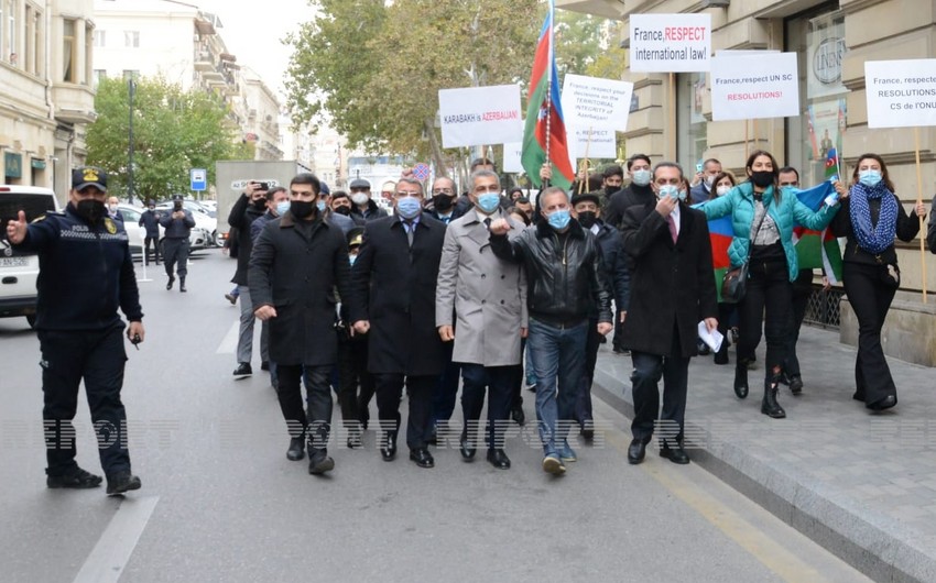 fransanin-azerbaycandaki-sefirliyi-qarsisinda-etiraz-aksiyasi-kecirilir