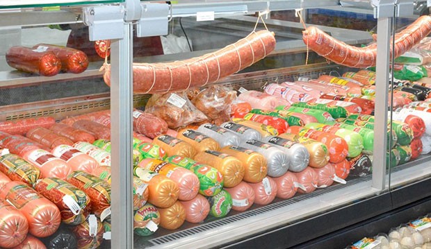 qus-etine-qadaga-kolbasa-ve-sosileri-bahalasdirdi