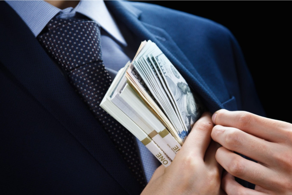 royalbank-da-8-5-milyon-manatliq-menimseme-olub-resmi