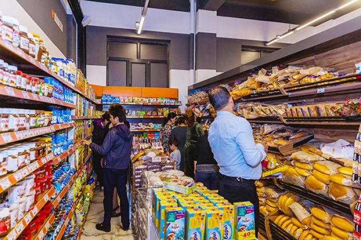 azerbaycanda-perakende-ticaret-dovriyyesi-33-faiz-azalib