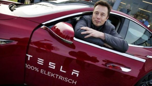 mask-1-milyard-dollarliq-tesla-sehmleri-satdi