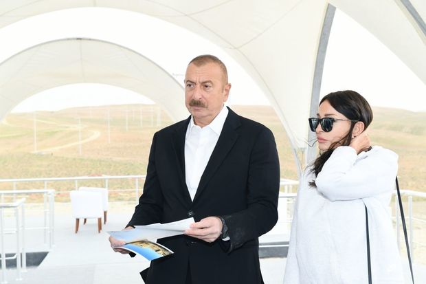 ilham-eliyev-ve-mehriban-eliyeva-temelqoyma-merasiminde-yenilenib-foto-video