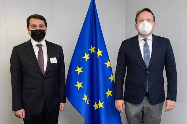 hikmet-haciyev-brusselde-ai-resmisi-ile-gorusub-foto