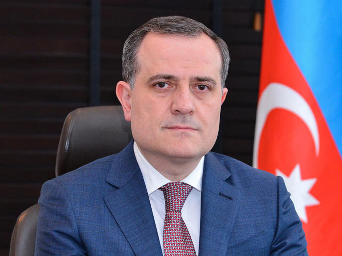 ceyhun-bayramov-ozbekistana-sefere-gedib