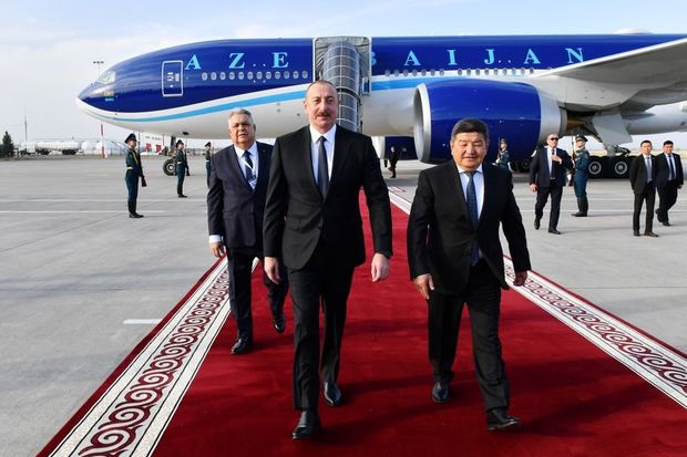 ilham-eliyev-qirgizistana-sefere-gedib-foto