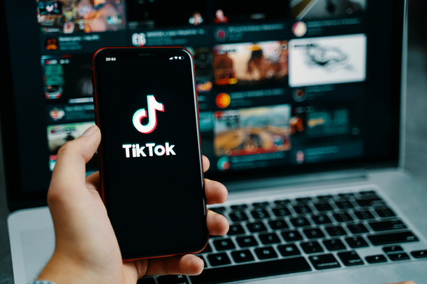 tiktok-platformasi-azerbaycanda-370-minden-cox-videonu-sildi