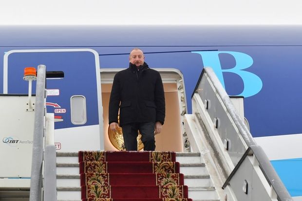 ilham-eliyev-rusiyanin-sankt-peterburq-seherinde-isguzar-seferdedir-foto