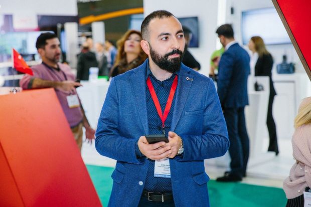 pesekar-pr-mutexessisi-bakcell-den-ayrildi
