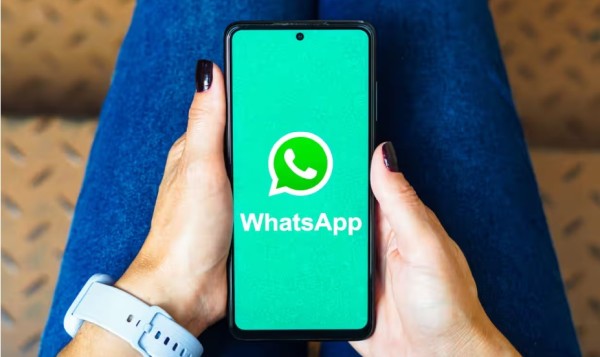 apple-cinde-whatsapp-ve-threads-proqramlarini-app-store-dan-silib