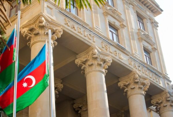 azerbaycan-xin-fransa-terefi-uzr-istemelidir