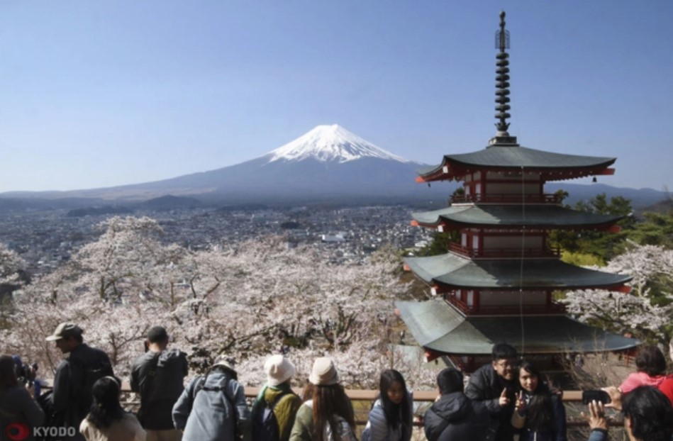 yaponiyada-meshur-fuji-dagini-turistlere-gostermeyecekler