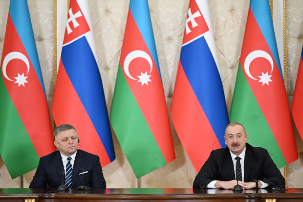 prezident-ilham-eliyev-ve-bas-nazir-robert-fitso-metbuata-beyanatlarla-cixis-edibler-yenilenib-foto