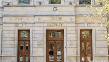 neqliyyat-rabite-ve-yuksek-texnologiyalar-nazirliyinin-xercleri-gelirlerini-usteleyib