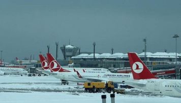 istanbul-hava-limaninda-ucuslar-texire-salinib