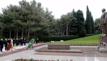 hulusi-akar-azerbaycana-gelib-foto