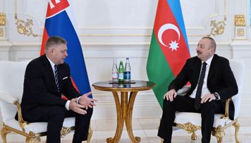 prezident-ilham-eliyevin-slovakiyanin-bas-naziri-ile-tekbetek-gorusu-olub-yenilenib-foto